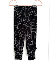 Load image into Gallery viewer, Mói White cubes pattern on black background Leggings